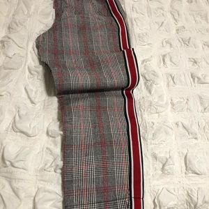 LIKE BRAND NEW HOLLISTER PANTS